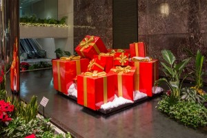giant fiberglass gift boxes with bows christmas display