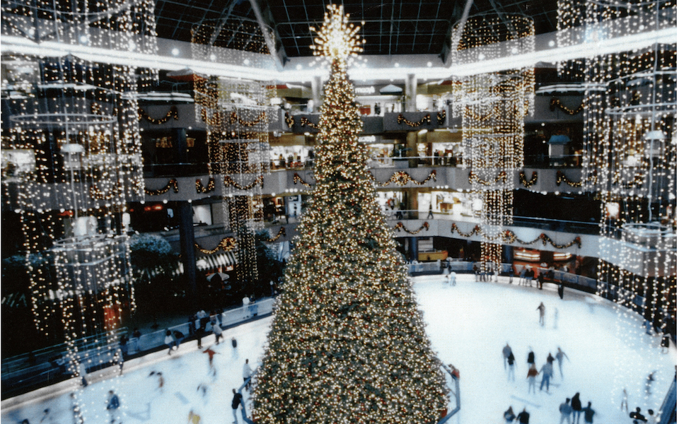 Galleria Dallas Installs Ginormous Christmas Tree