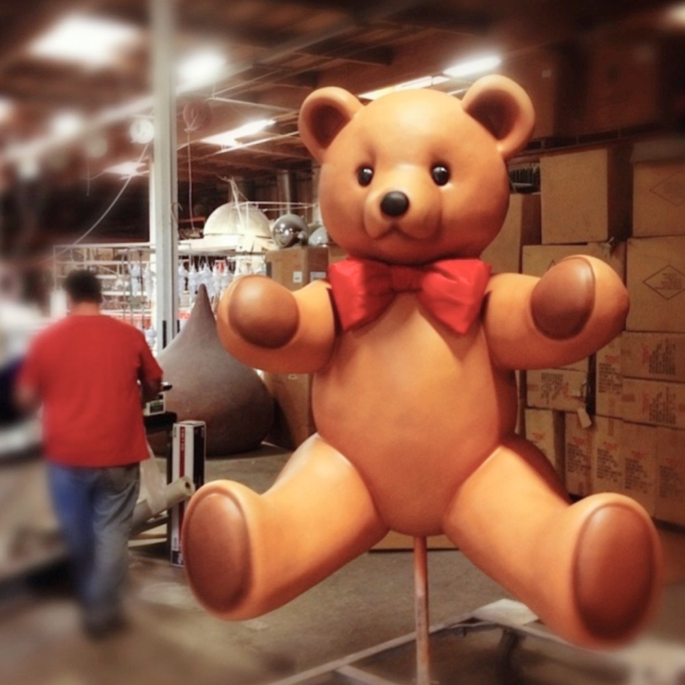 giant-fiberglass-teddy-bear-in-factory giant fiberglass flocked teddy bear in factory with bow